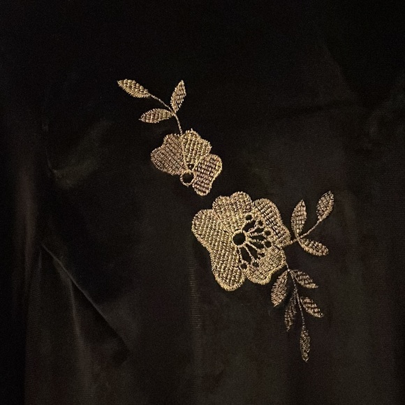 Black velvet long sleeve shift dress - Picture 3 of 6